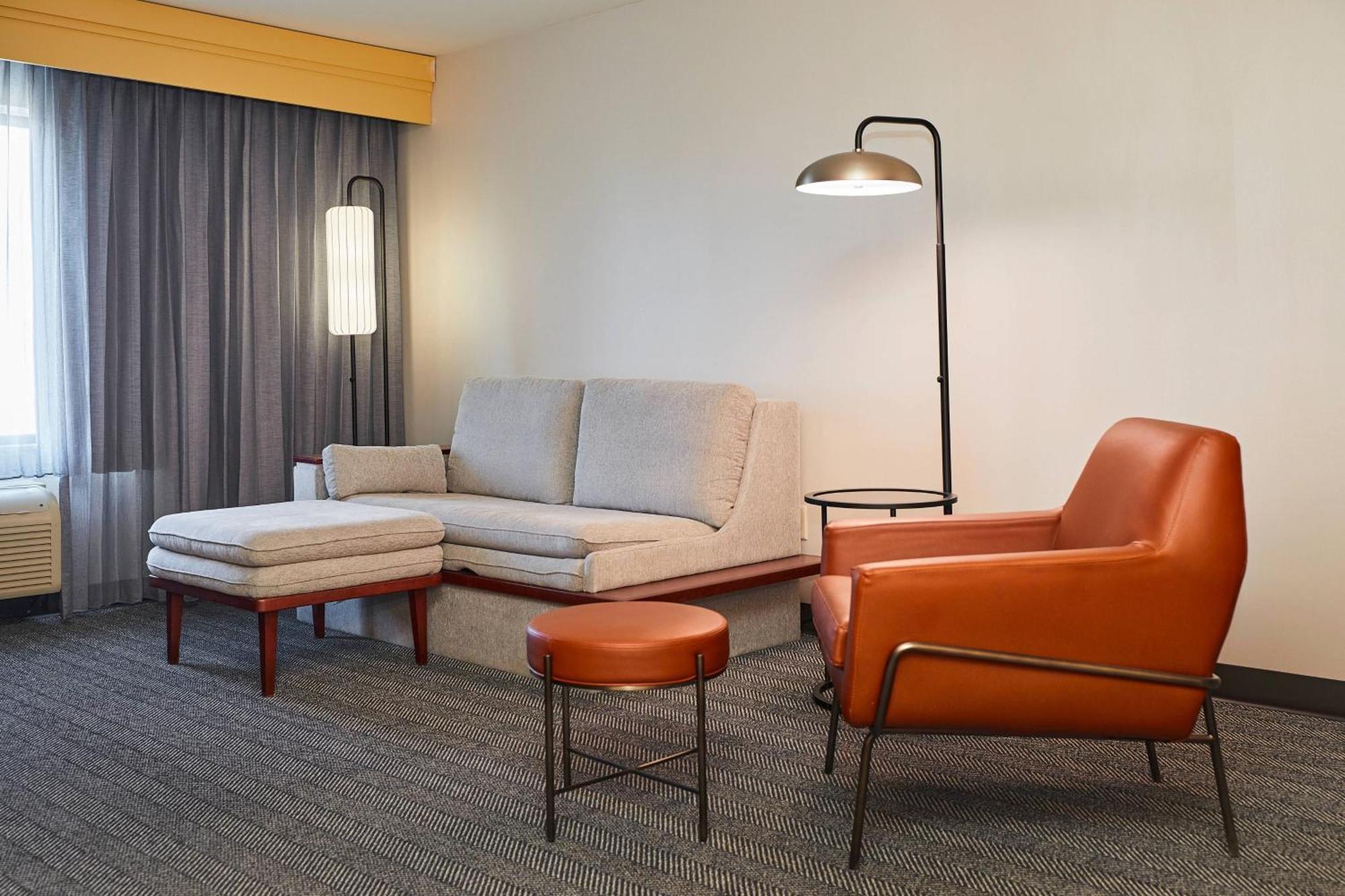Courtyard Medford Airport Otel Dış mekan fotoğraf