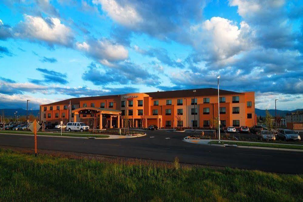 Courtyard Medford Airport Otel Dış mekan fotoğraf